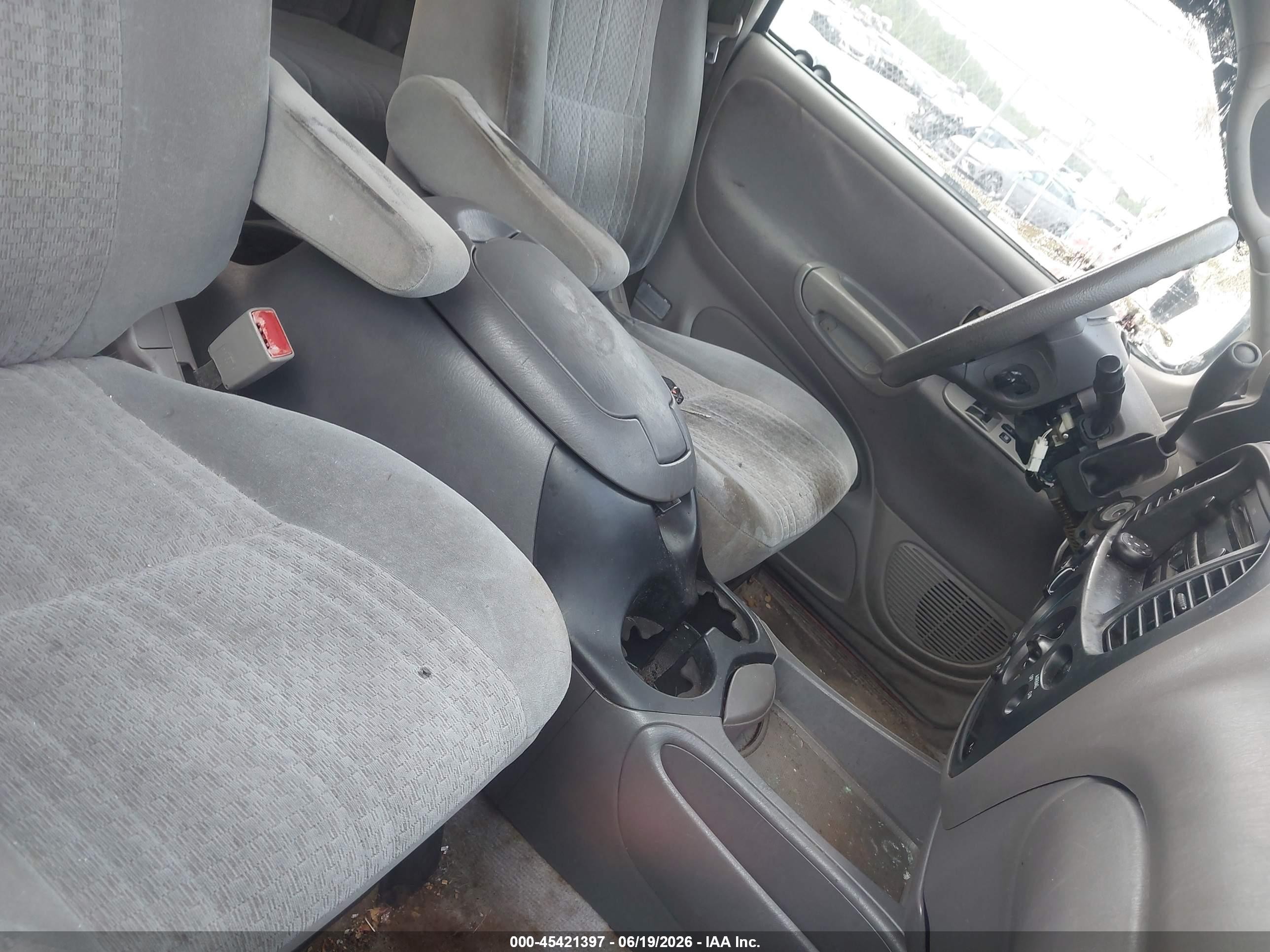 2004 Toyota Tundra Sr5 V8 Красный vin: 5TBRT341X4S448566