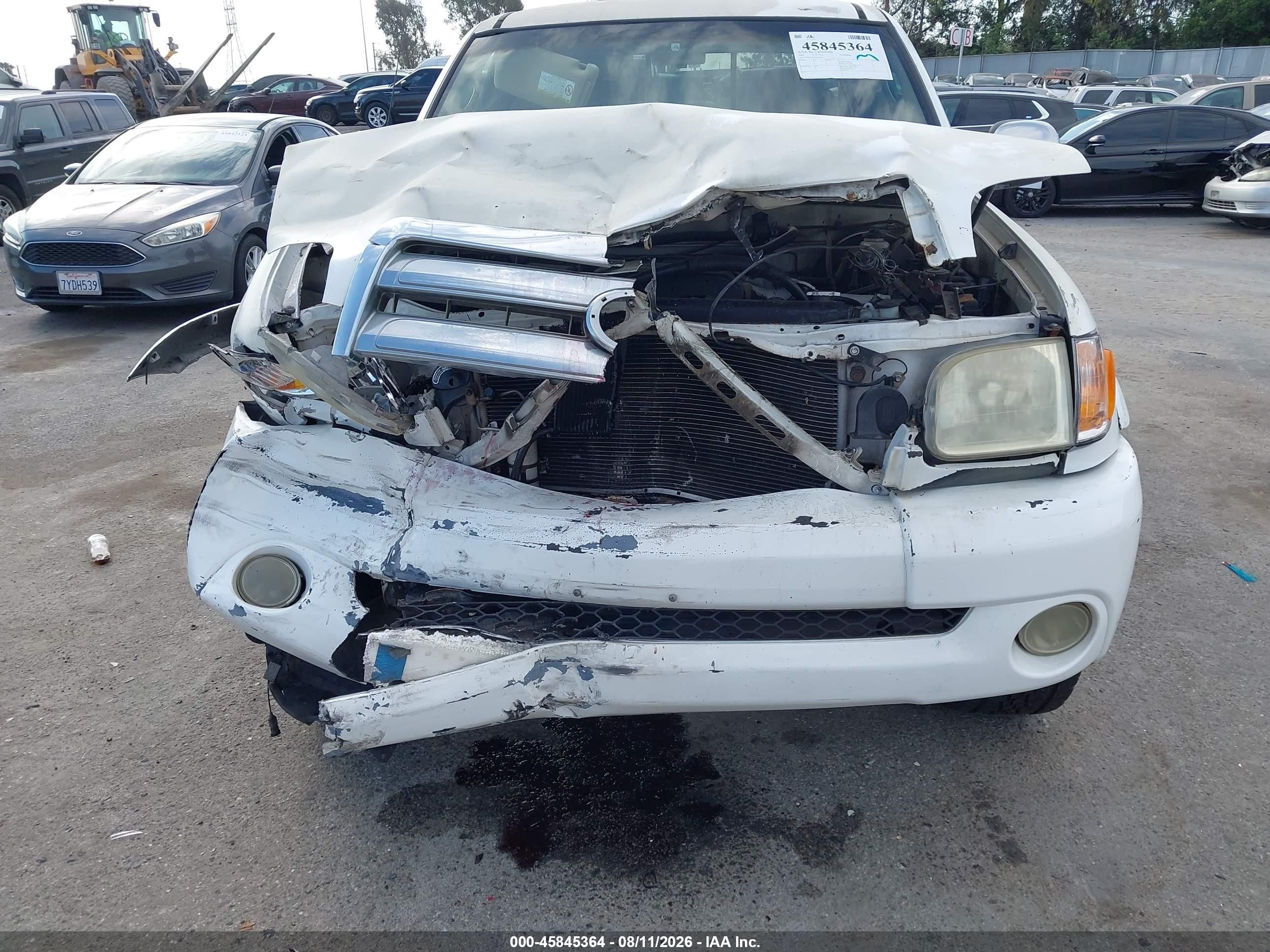 2001 Toyota Tundra Ltd V8 White vin: 5TBRT38111S156827