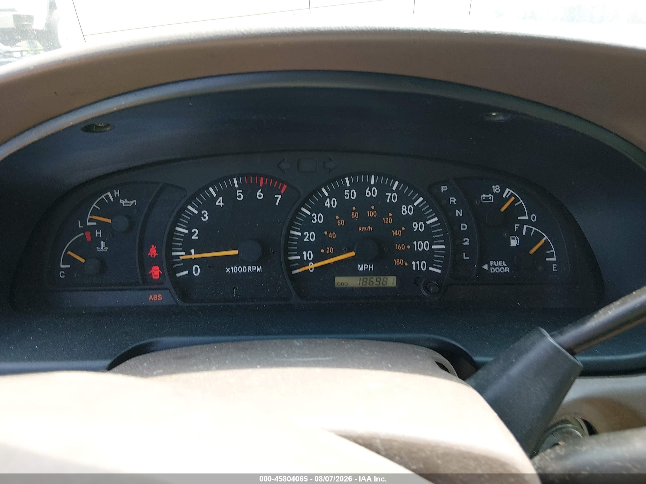 2002 Toyota Tundra Ltd V8 Red vin: 5TBRT38132S317020