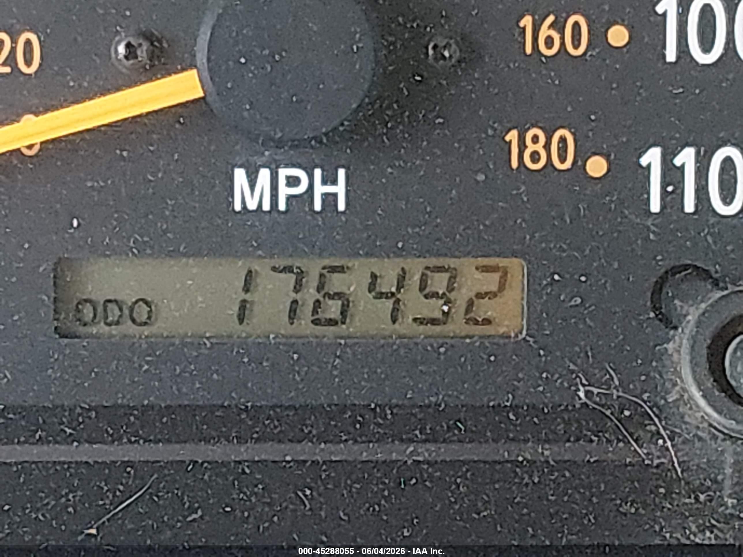 2000 Toyota Tundra Ltd V8 Белый vin: 5TBRT3817YS049498