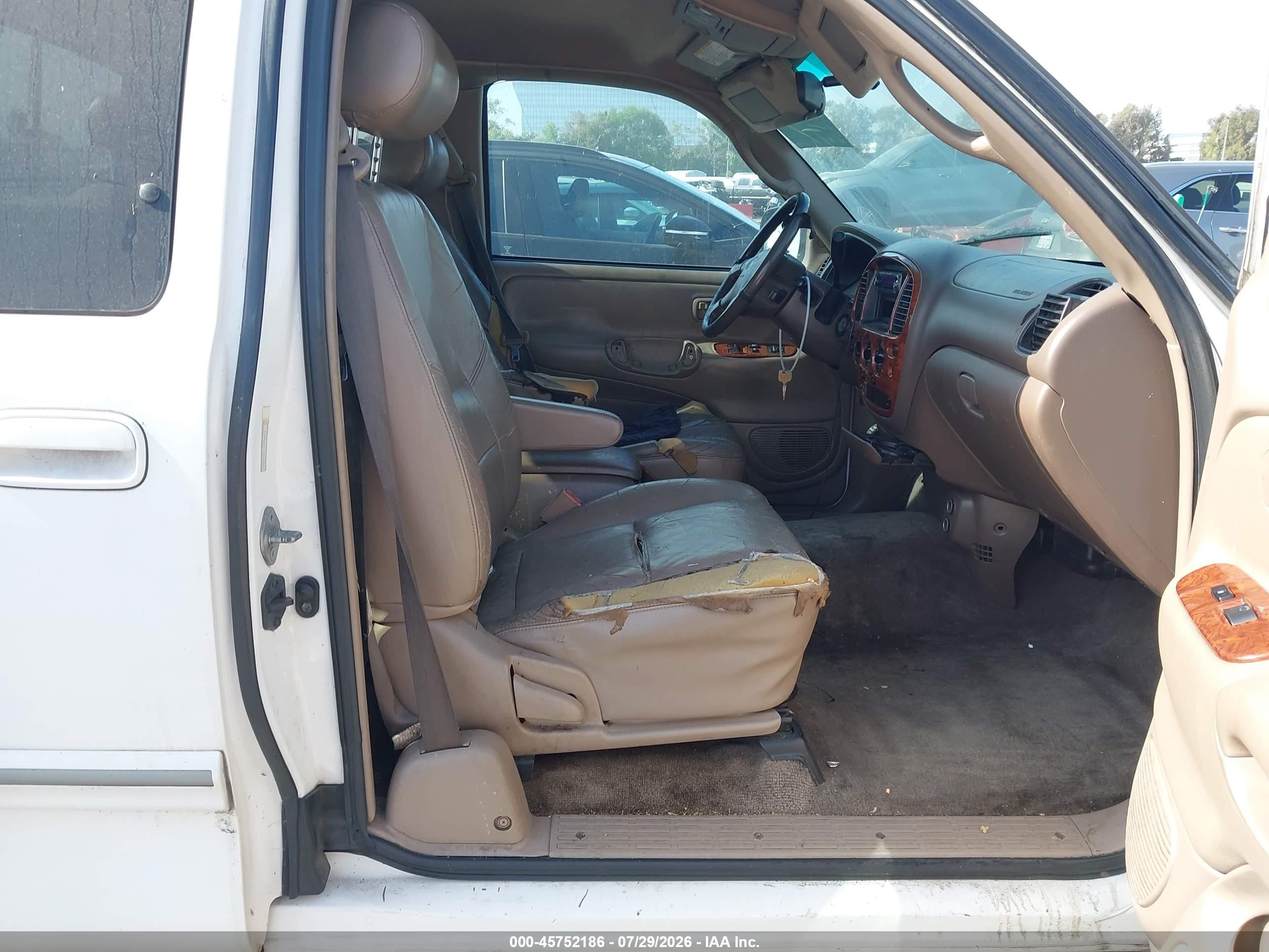 2002 Toyota Tundra Ltd V8 White vin: 5TBRT381X2S288051