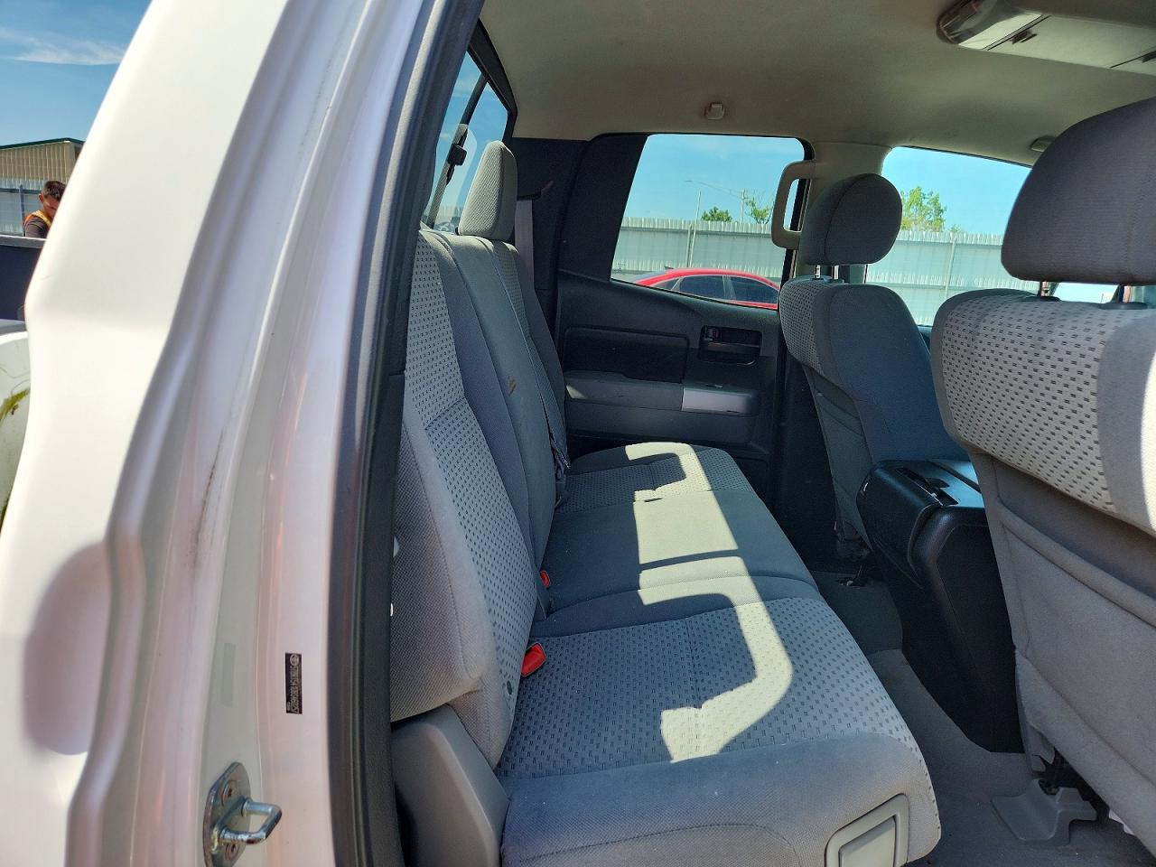 2008 Toyota Tundra Sr5 White vin: 5TBRT54108S460257