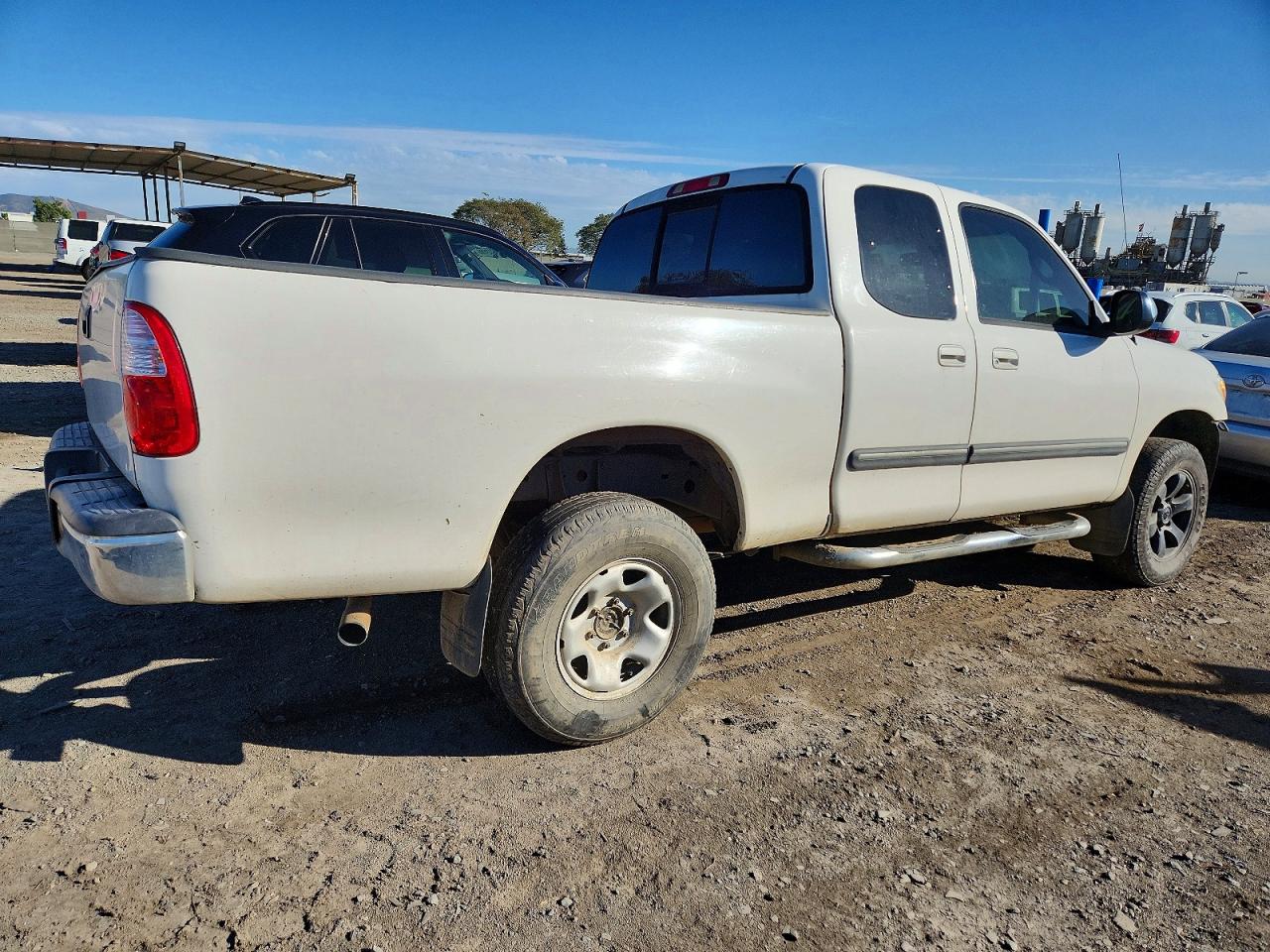 2005 Toyota Tundra Access Cab Sr5 White vin: 5TBRU341X5S447822