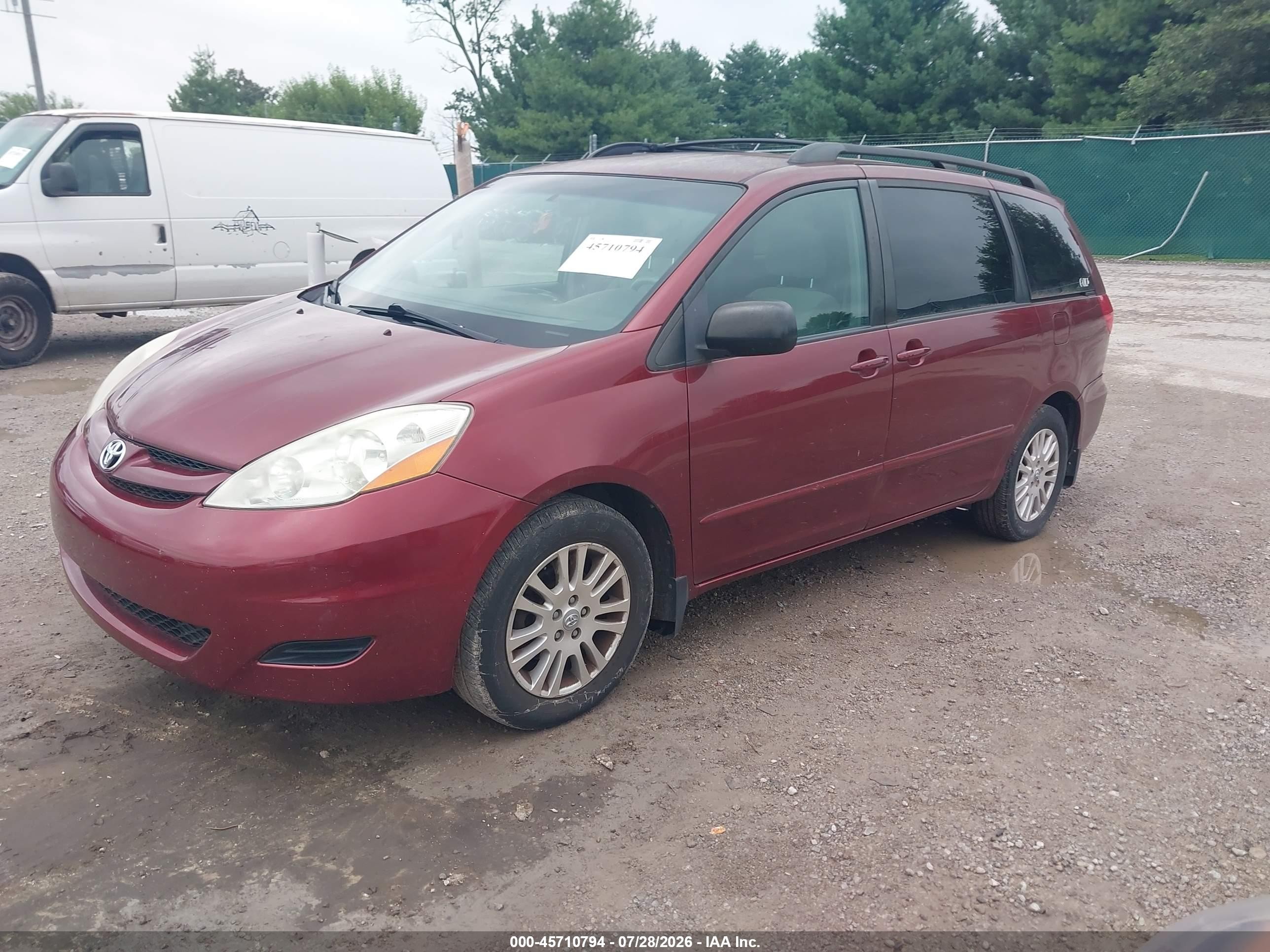 2008 Toyota Sienna Ce/le Red vin: 5TD2K23C185205029