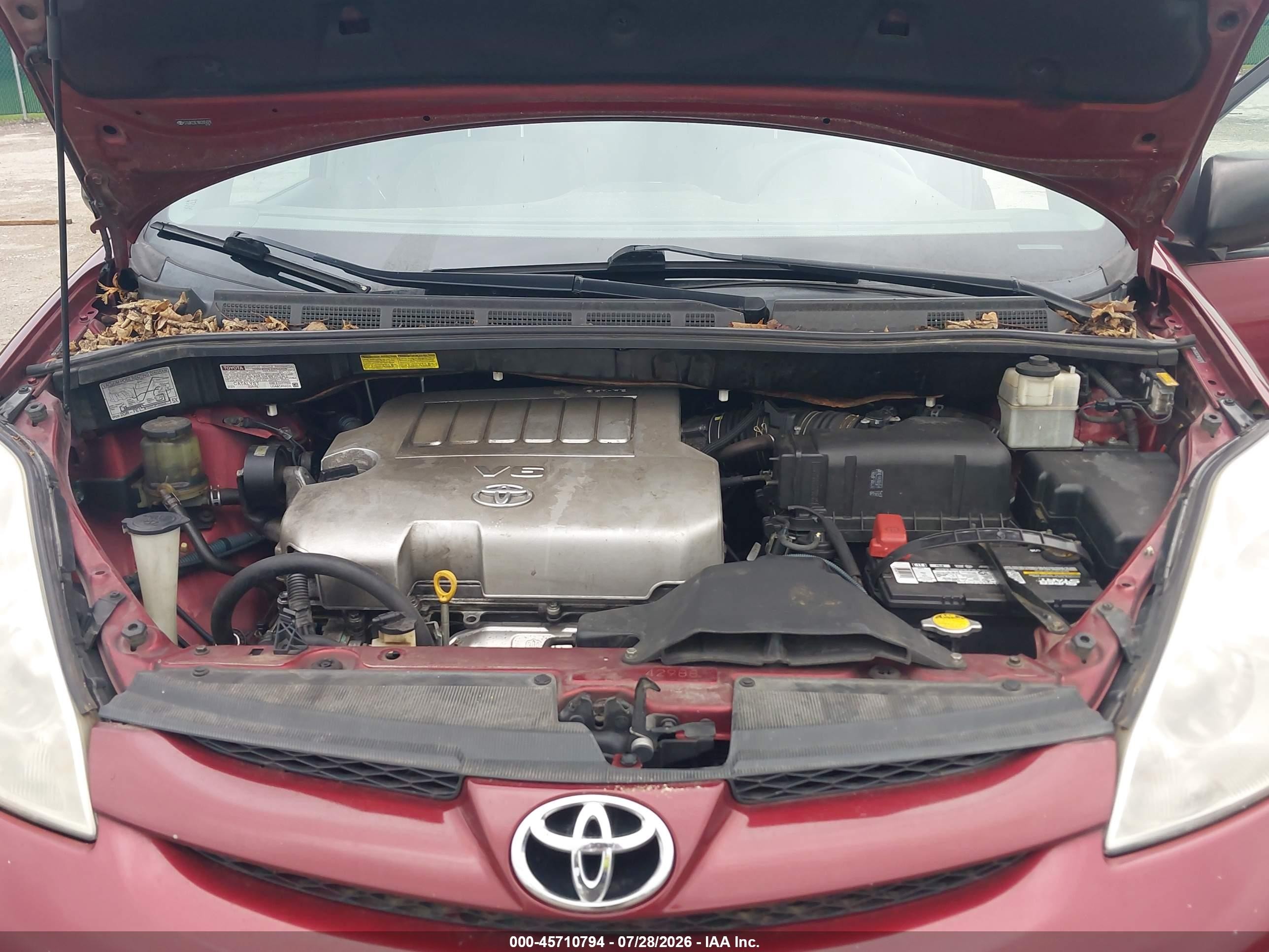2008 Toyota Sienna Ce/le Red vin: 5TD2K23C185205029