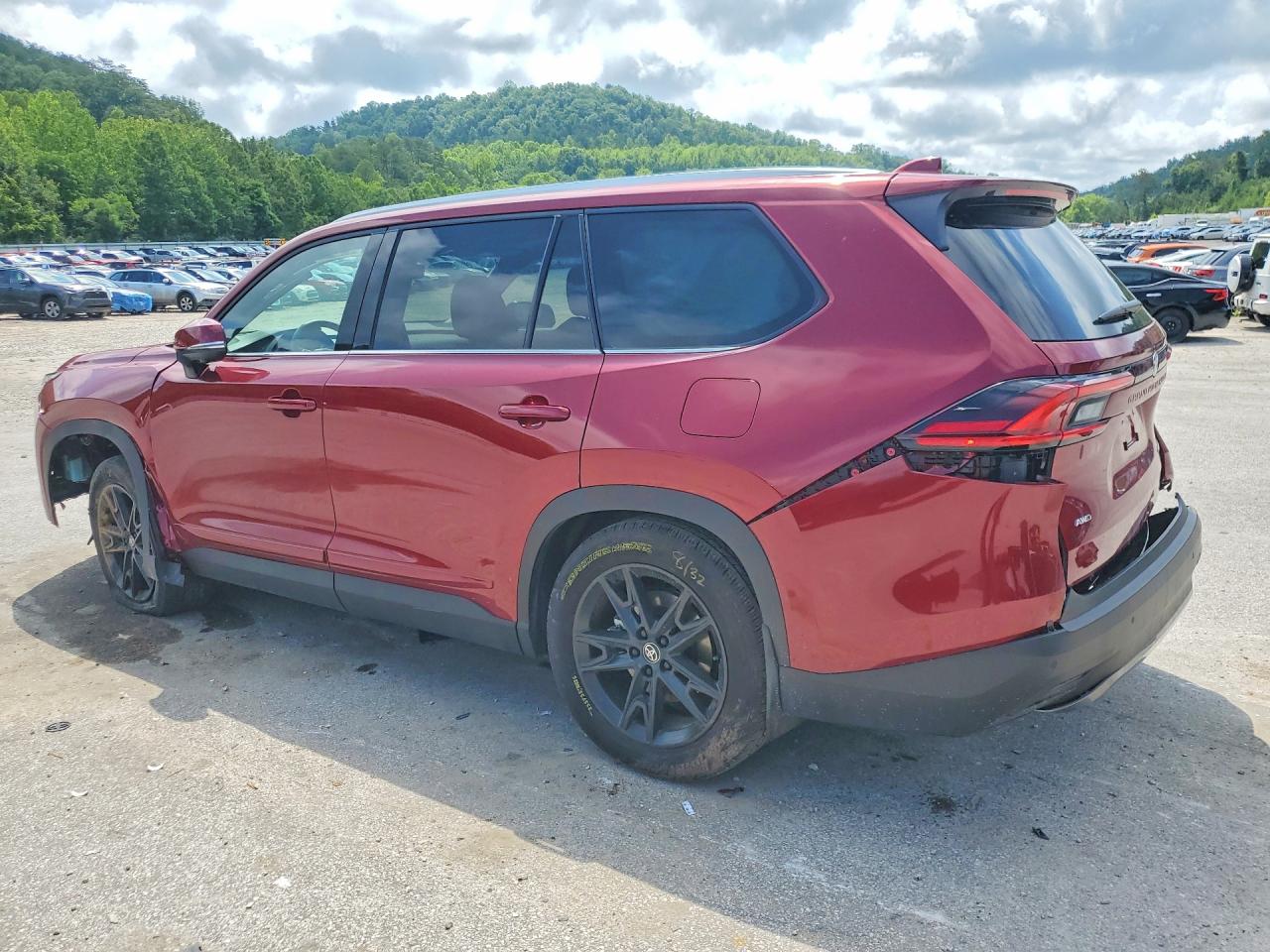 2026 Toyota Grand Highlander Platinum Red vin: 5TDAAAB51TS130595