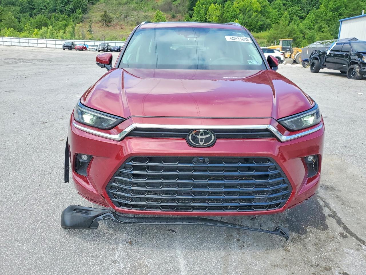 2026 Toyota Grand Highlander Platinum Red vin: 5TDAAAB51TS130595
