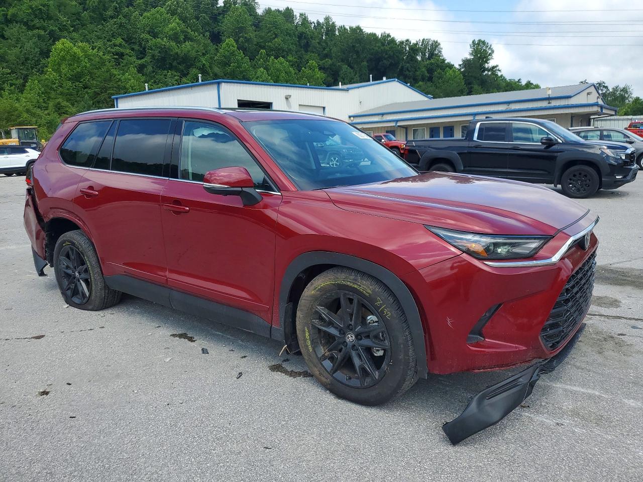 2026 Toyota Grand Highlander Platinum Red vin: 5TDAAAB51TS130595