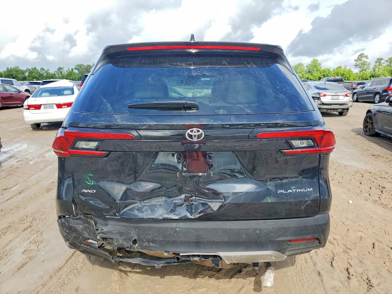 2025 Toyota Grand Highlander Platinum Black vin: 5TDAAAB52SS104067