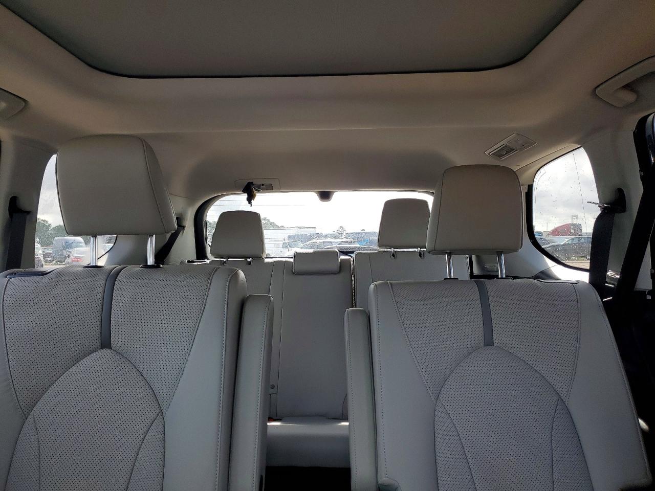 2025 Toyota Grand Highlander Platinum Black vin: 5TDAAAB52SS104067