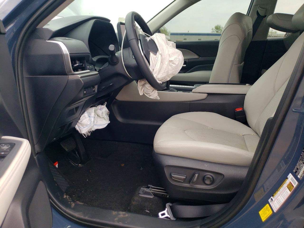 2026 Toyota Grand Highlander Xle Синий vin: 5TDAAAB52TS113160