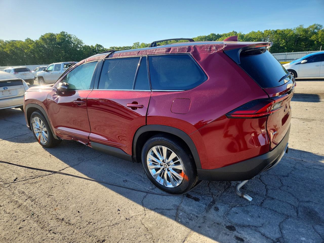2025 Toyota Grand Highlander Platinum Red vin: 5TDAAAB53SS081446