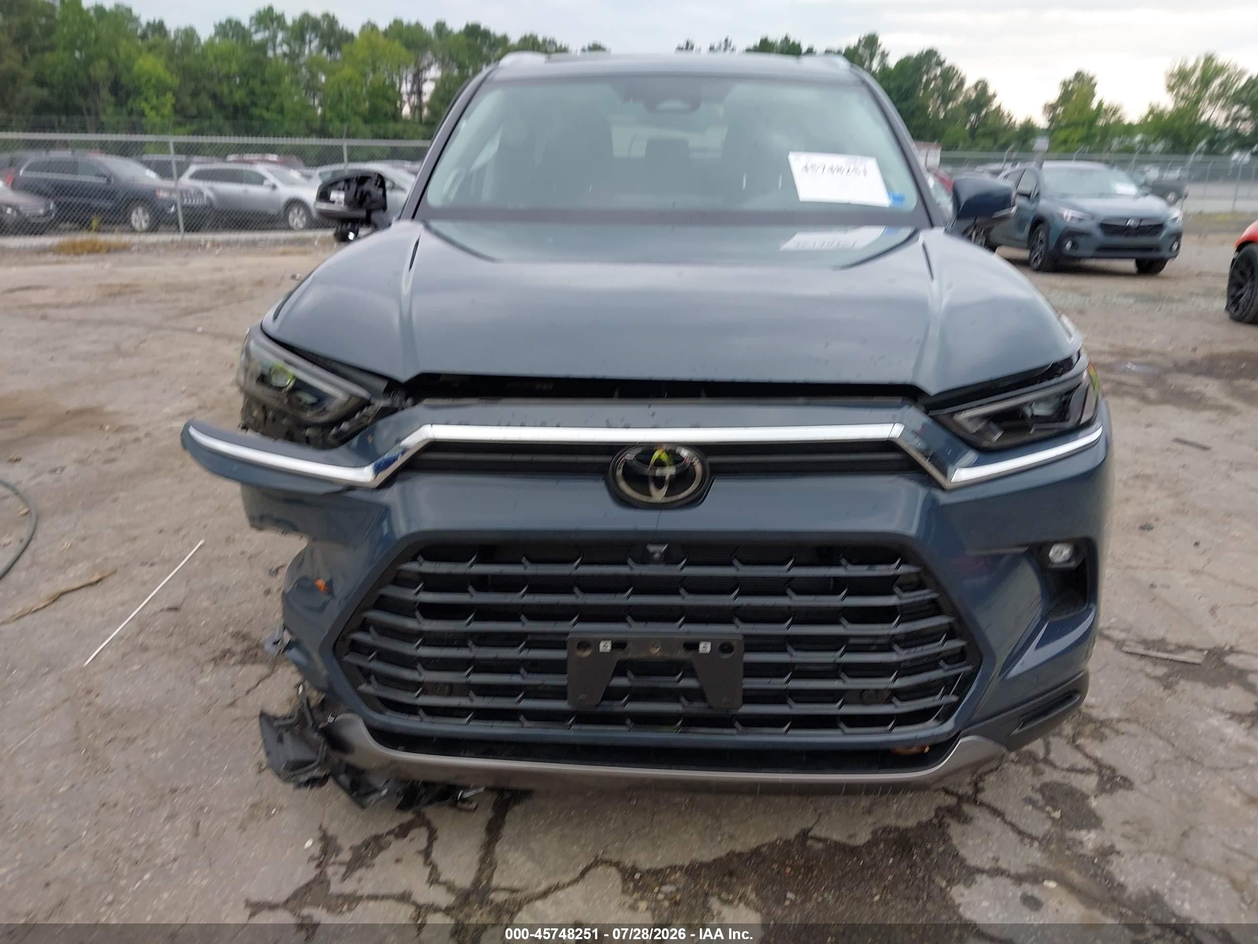 2025 Toyota Grand Highlander Limited Blue vin: 5TDAAAB55SS081108