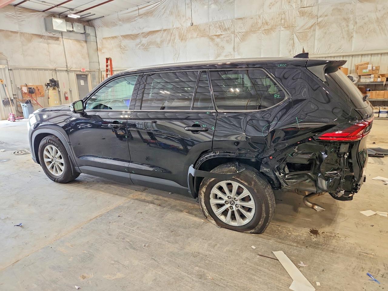 2025 Toyota Grand Highlander Xle Black vin: 5TDAAAB55SS087667