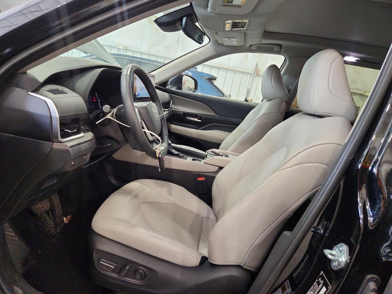 2025 Toyota Grand Highlander Xle Black vin: 5TDAAAB55SS087667