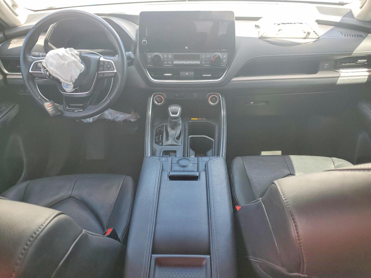 2024 Toyota Grand Highlander Limited White vin: 5TDAAAB58RS013007