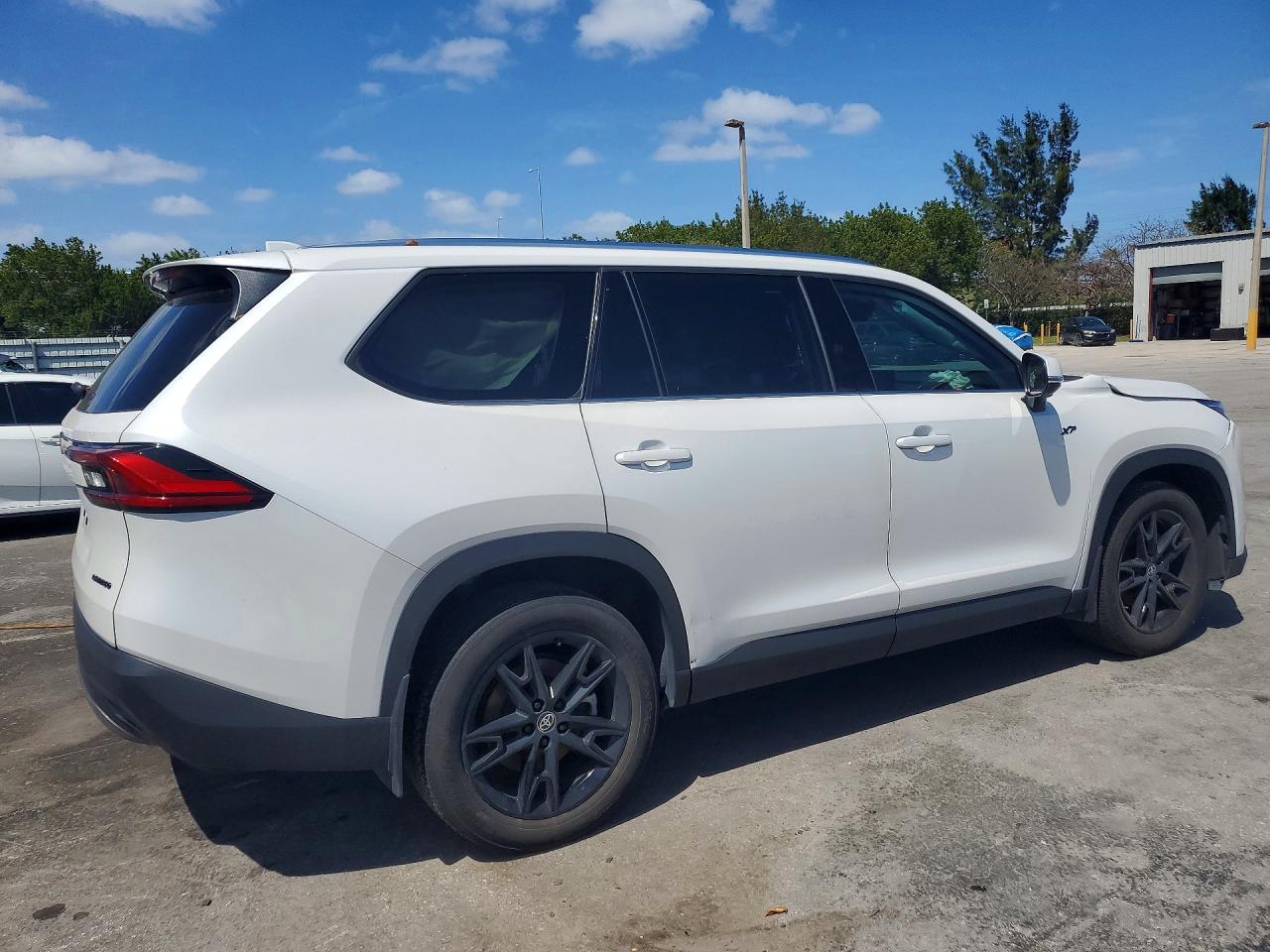 2024 Toyota Grand Highlander Limited White vin: 5TDAAAB58RS013007