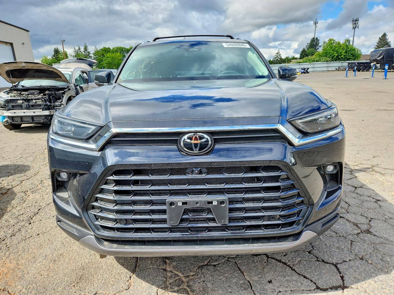 2026 Toyota Grand Highlander Platinum Черный vin: 5TDAAAB58TS110621