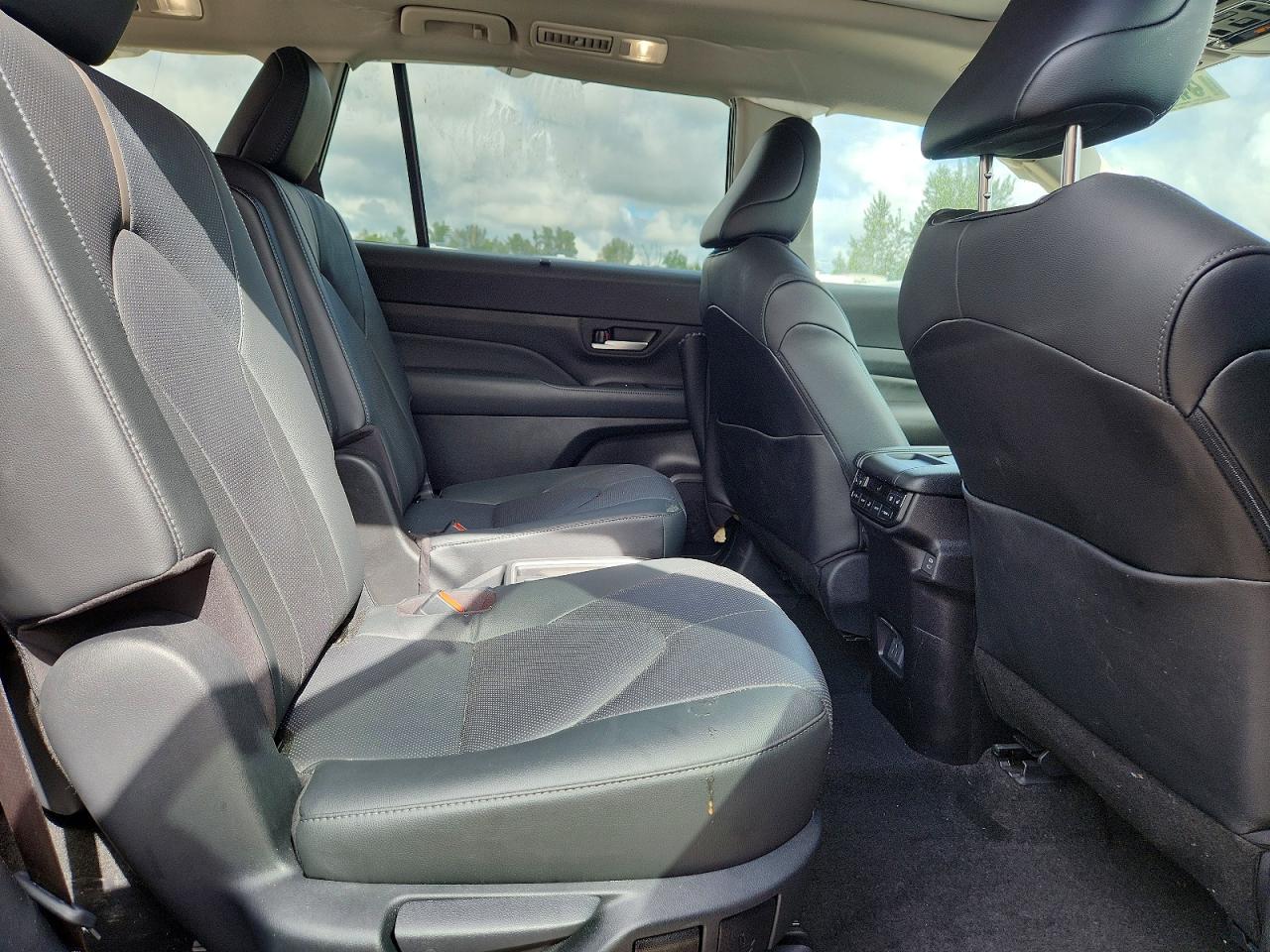 2026 Toyota Grand Highlander Platinum Черный vin: 5TDAAAB58TS110621