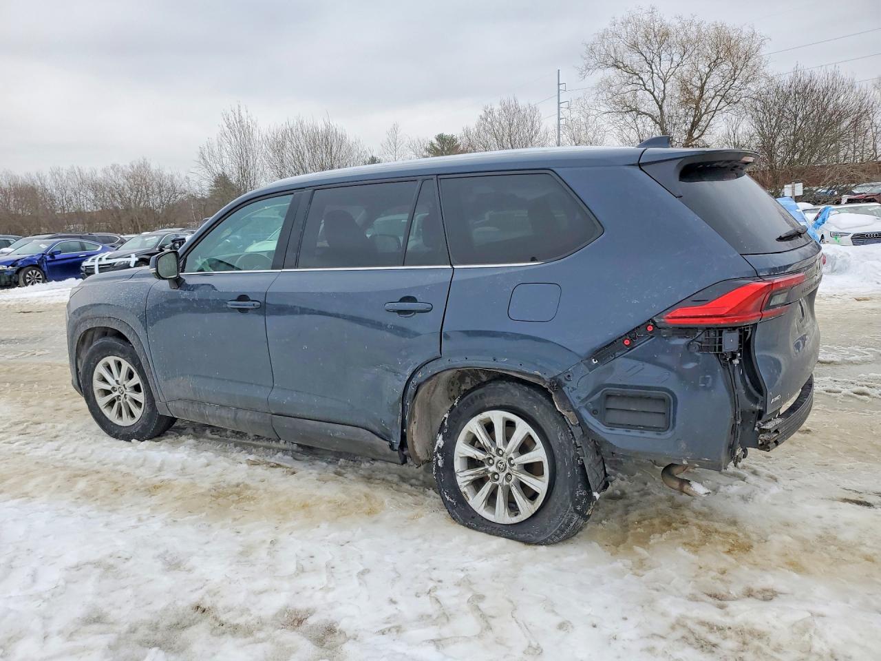 2024 Toyota Grand Highlander Xle Gray vin: 5TDAAAB59RS033251