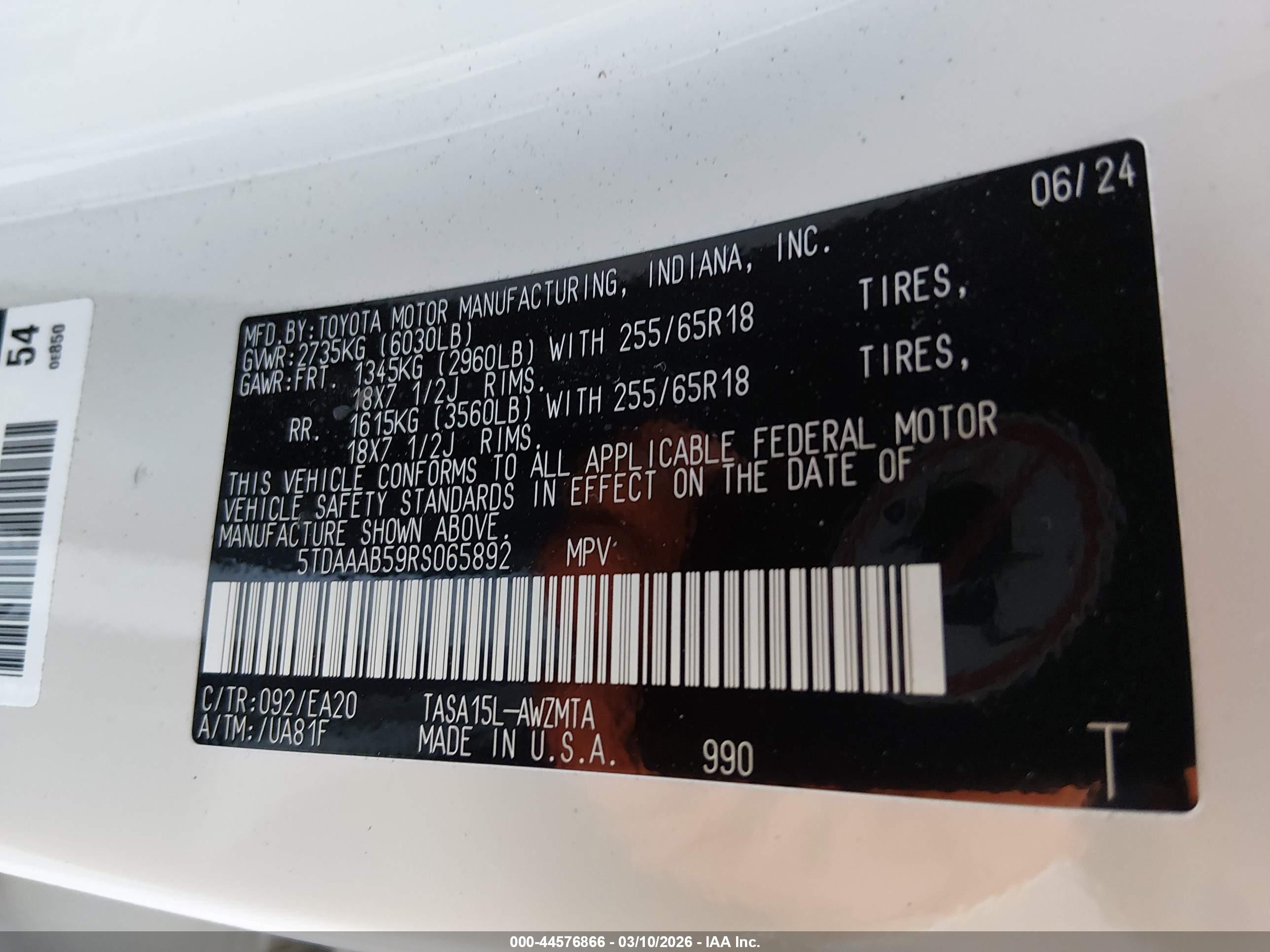 2024 Toyota Grand Highlander Xle White vin: 5TDAAAB59RS065892