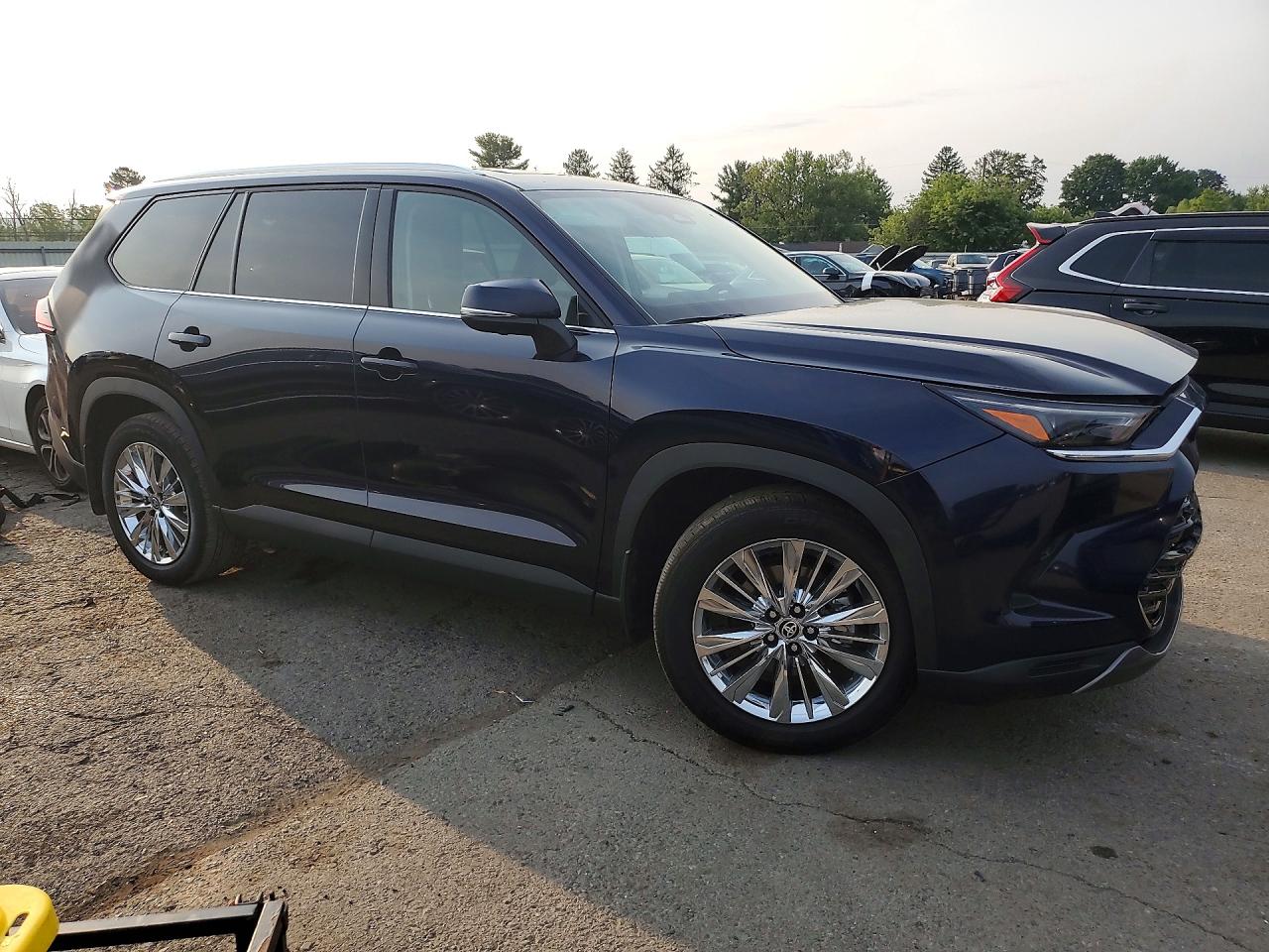 2026 Toyota Grand Highlander Platinum Blue vin: 5TDAAAB59TS108389