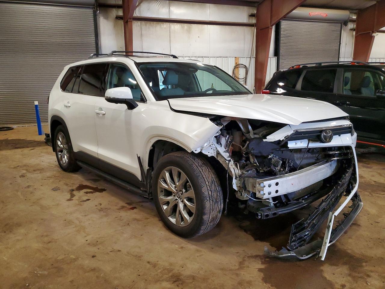 2024 Toyota Grand Highlander Limited White vin: 5TDAAAB5XRS037129
