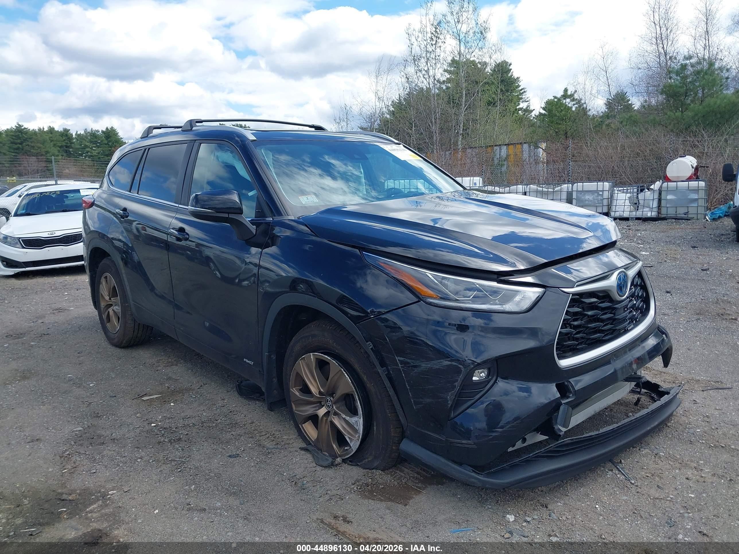 2023 Toyota Highlander Hybrid Xle Bronze Black vin: 5TDABRCH6PS116265
