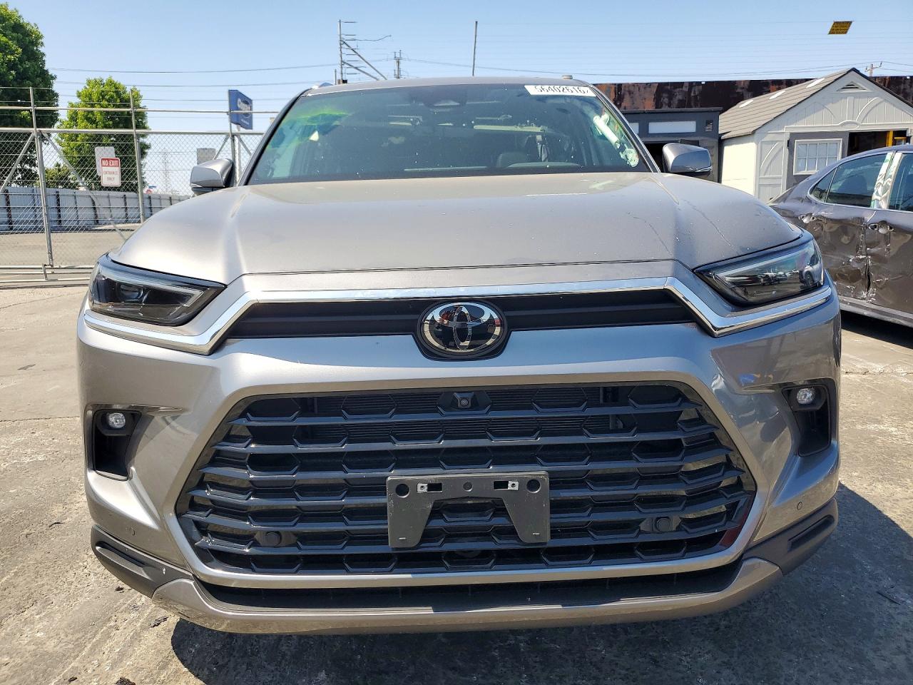 2025 Toyota Grand Highlander Hybrid Limited Gray vin: 5TDACAB58SS053054