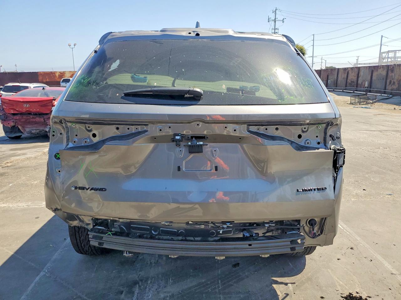 2025 Toyota Grand Highlander Hybrid Limited Gray vin: 5TDACAB58SS053054