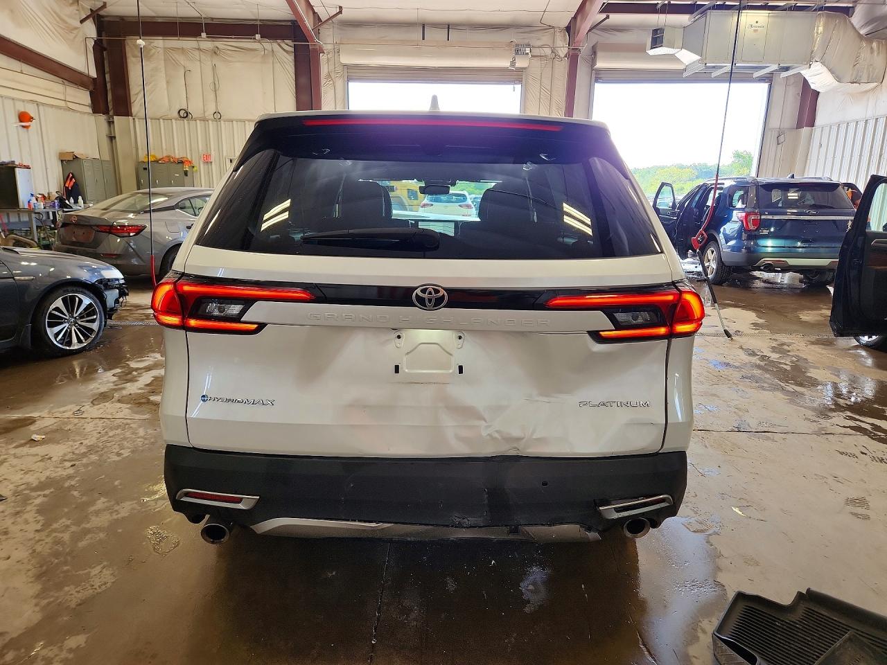 2024 Toyota Grand Highlander Hybrid Max Platinum White vin: 5TDADAB53RS007056