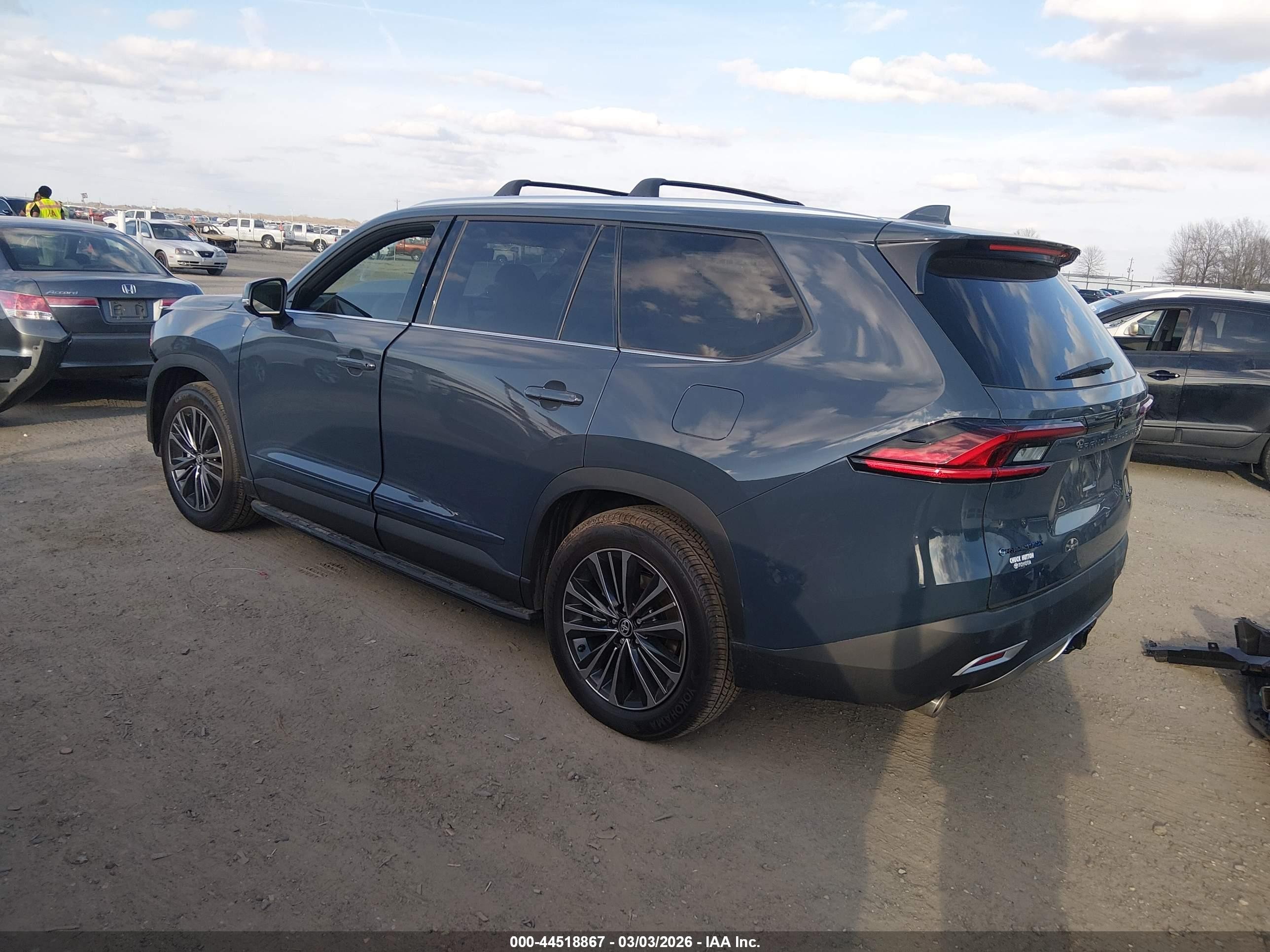 2025 Toyota Grand Highlander Hybrid Platinum Max Blue vin: 5TDADAB53SS025384