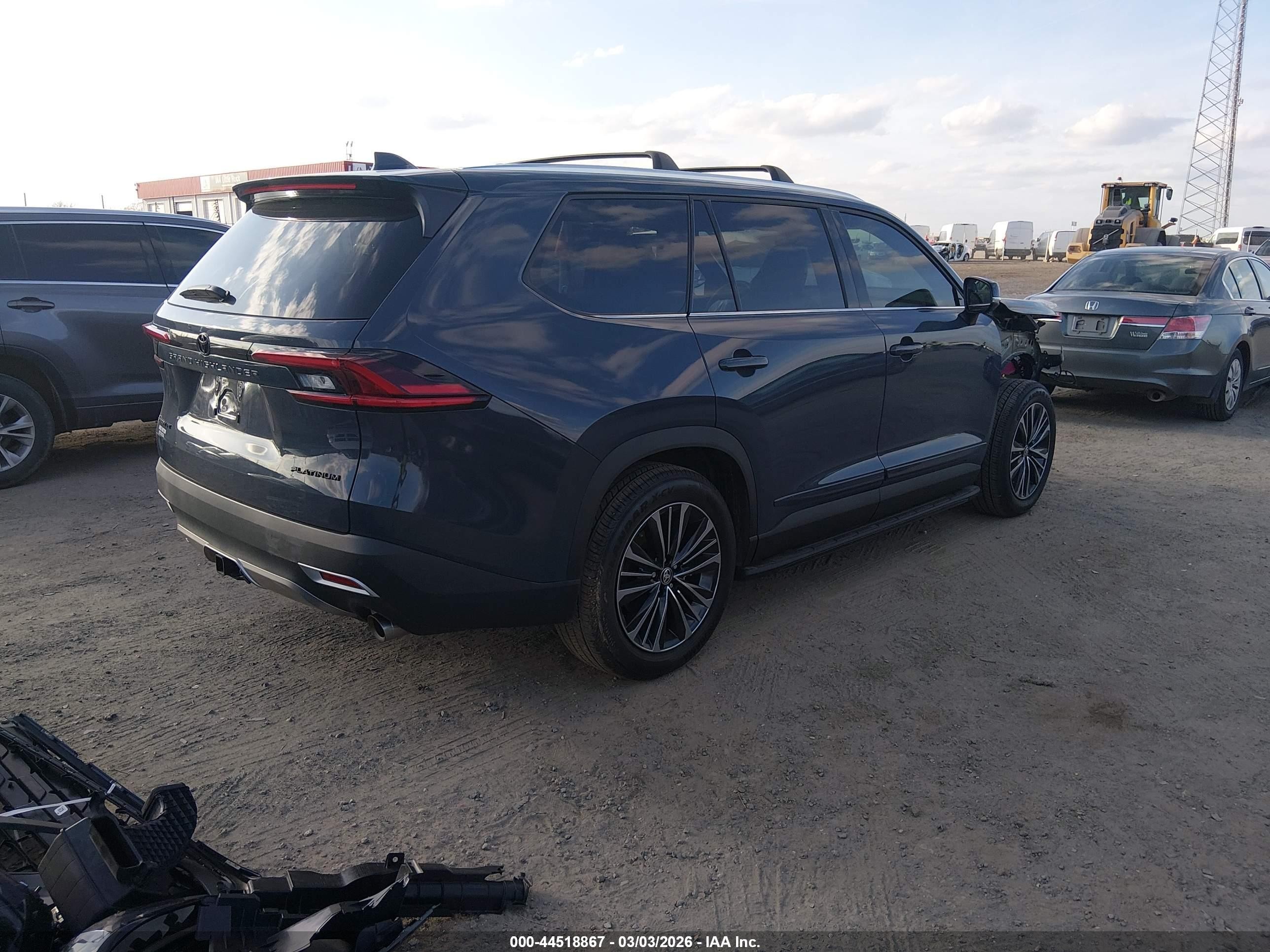 2025 Toyota Grand Highlander Hybrid Platinum Max Blue vin: 5TDADAB53SS025384