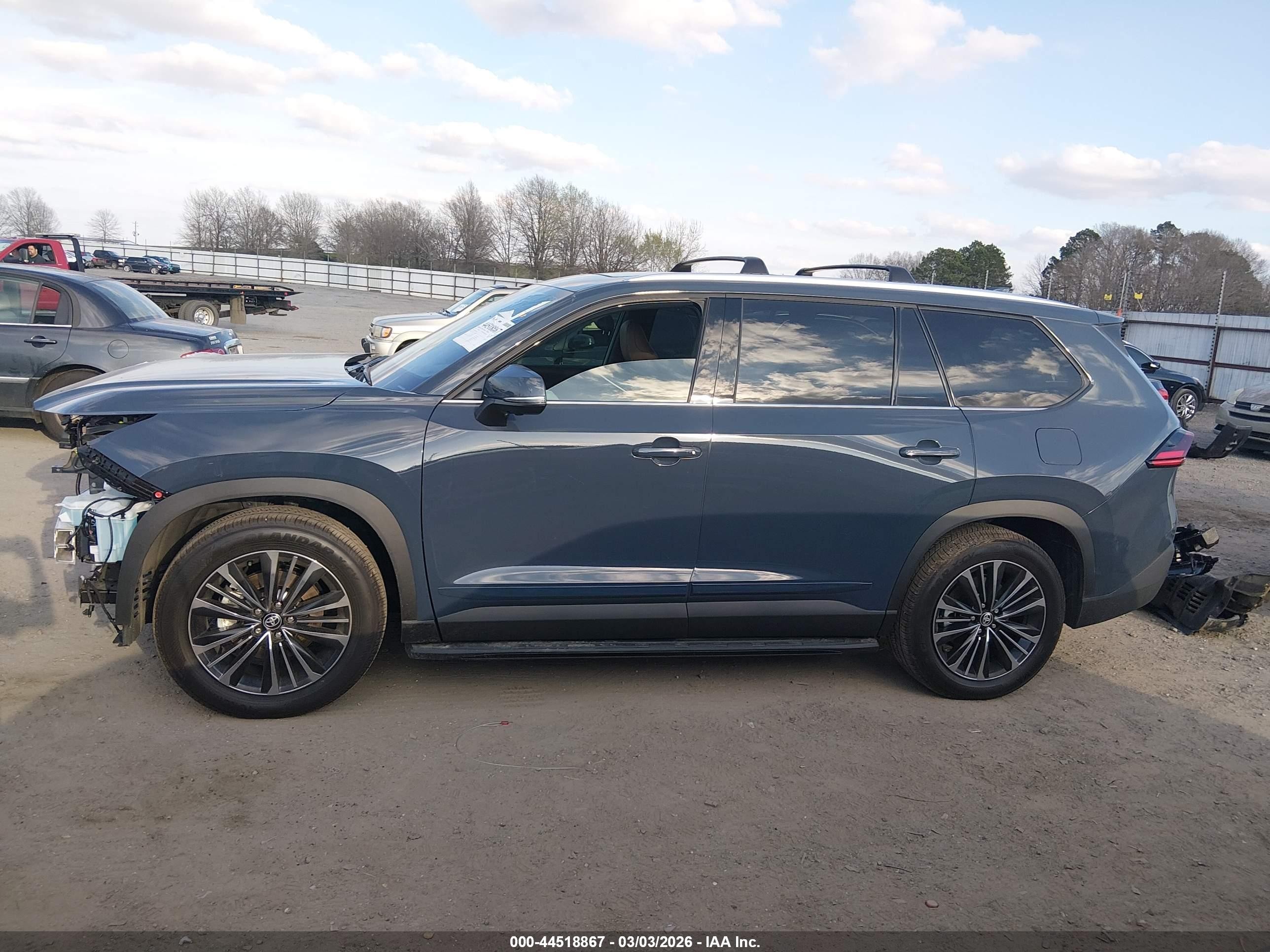 2025 Toyota Grand Highlander Hybrid Platinum Max Blue vin: 5TDADAB53SS025384