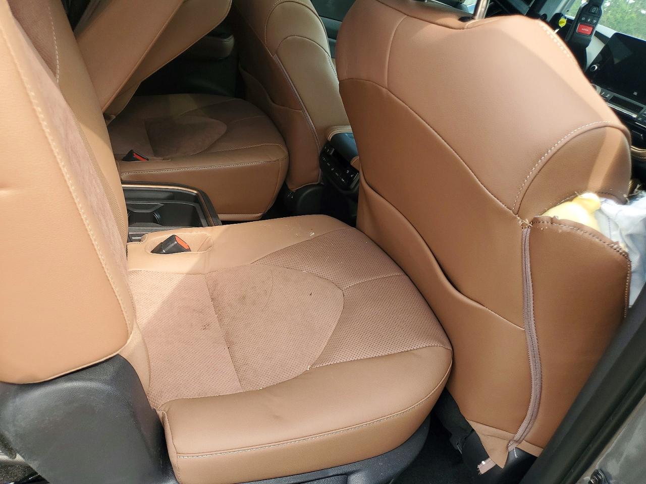 2026 Toyota Grand Highlander Hybrid Max Platinum Gray vin: 5TDADAB55TS038946