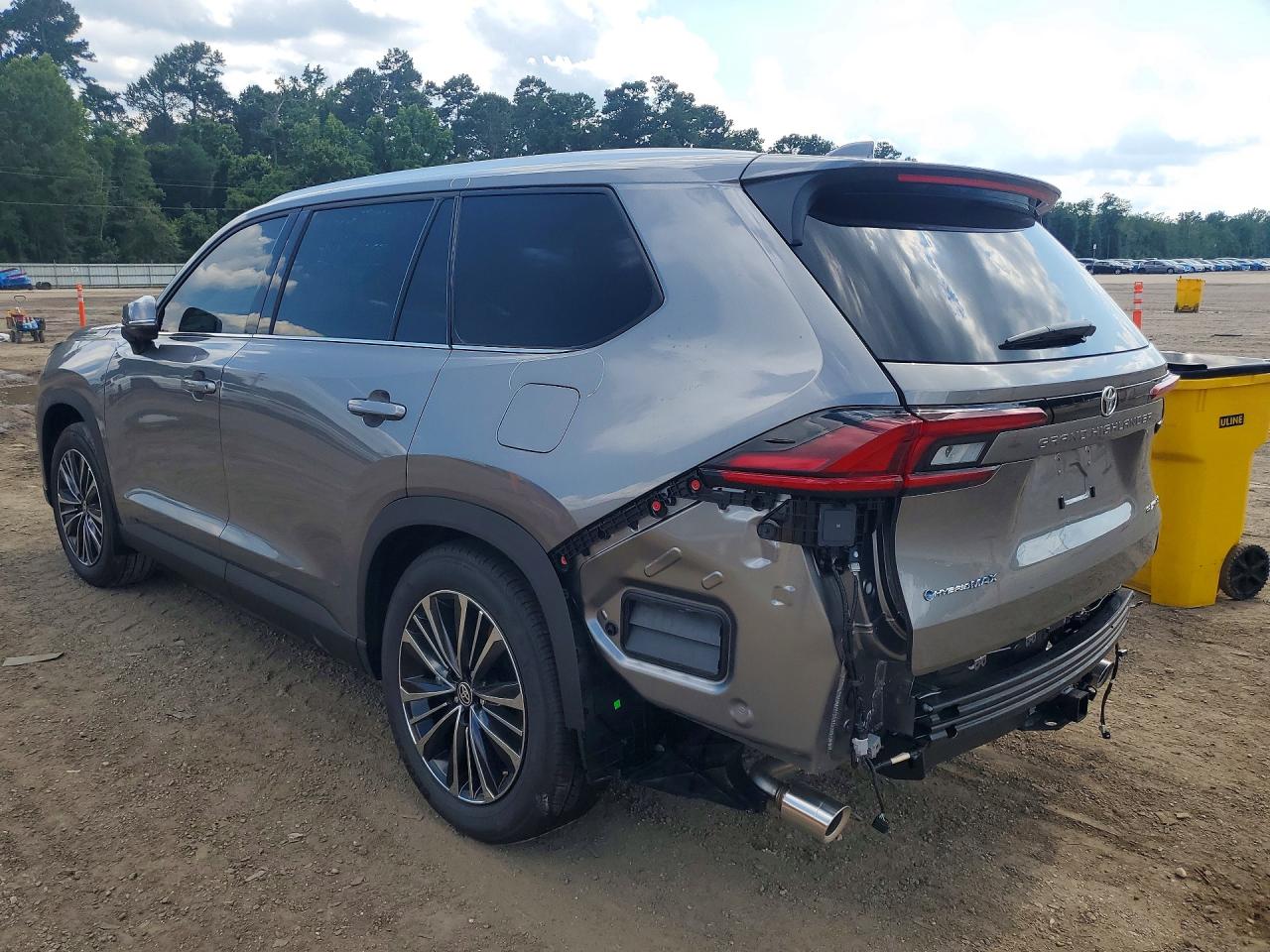 2026 Toyota Grand Highlander Hybrid Max Platinum Gray vin: 5TDADAB55TS038946