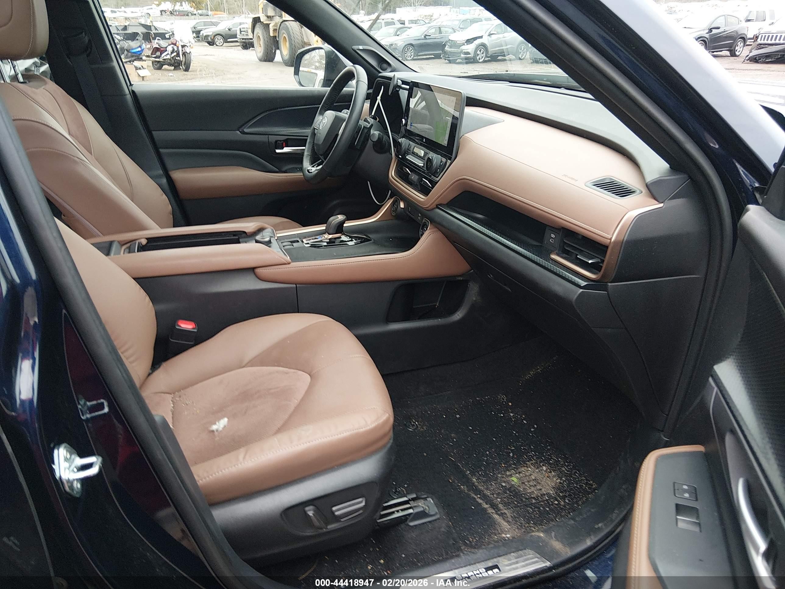 2025 Toyota Grand Highlander Hybrid Platinum Max Dark Blue vin: 5TDADAB59SS013059