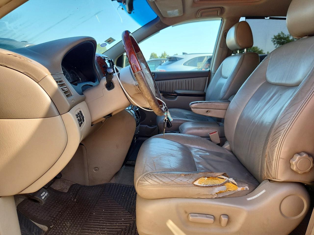 2004 Toyota Sienna Xle Limited 7 Passenger Beige vin: 5TDBA22C04S007543