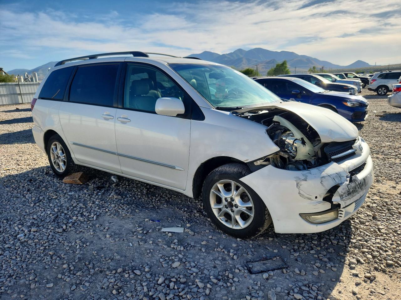 2005 Toyota Sienna Xle Limited 7 Passenger White vin: 5TDBA22C05S040656