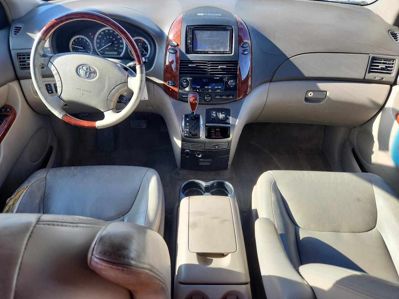 2005 Toyota Sienna Xle Limited 7 Passenger White vin: 5TDBA22C05S040656