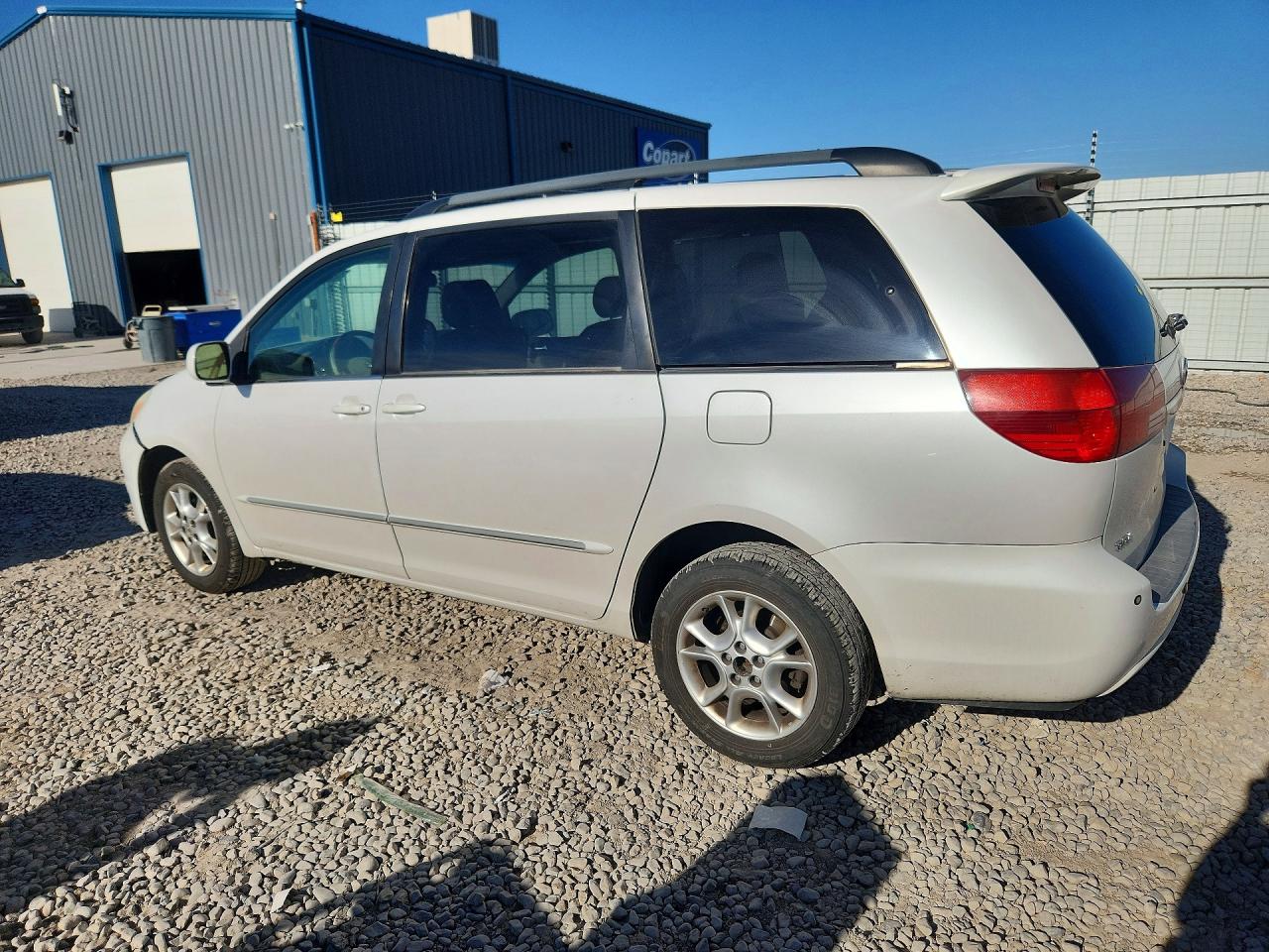 2005 Toyota Sienna Xle Limited 7 Passenger White vin: 5TDBA22C05S040656