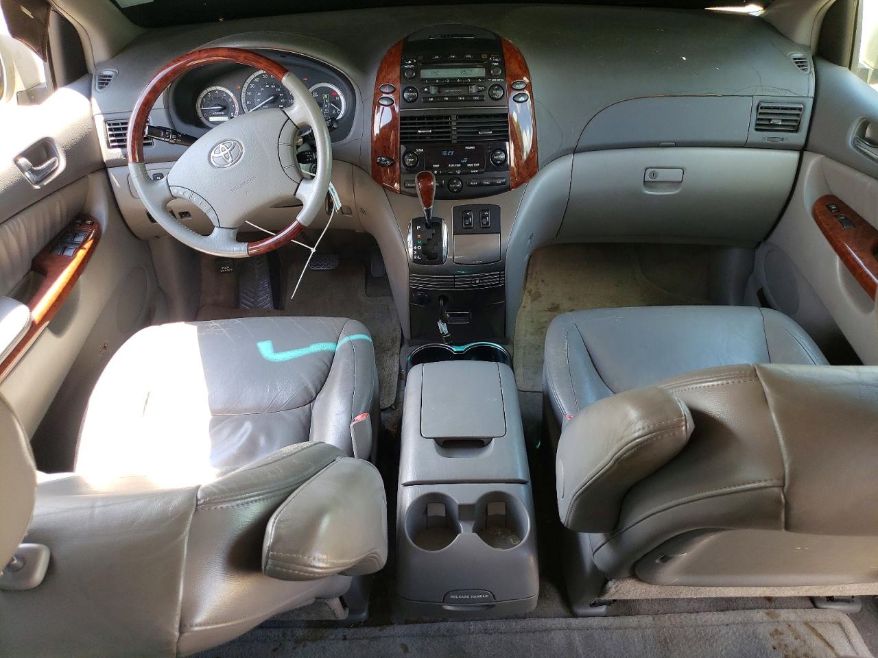 2005 Toyota Sienna Xle Limited 7 Passenger Silver vin: 5TDBA22C05S044108