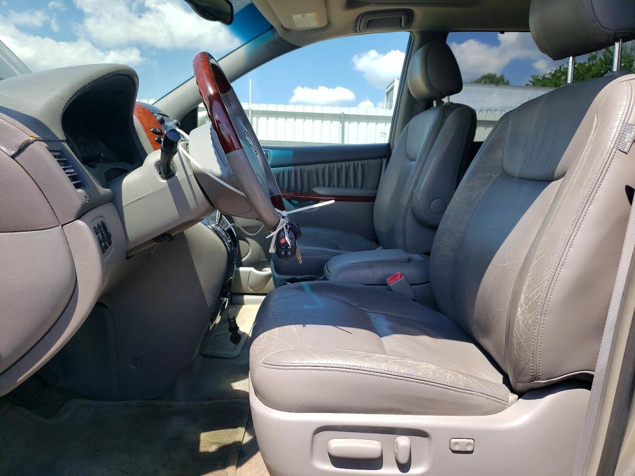 2005 Toyota Sienna Xle Limited 7 Passenger Silver vin: 5TDBA22C05S044108
