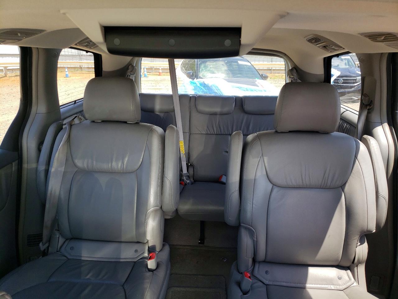 2005 Toyota Sienna Xle Limited 7 Passenger Silver vin: 5TDBA22C05S044108