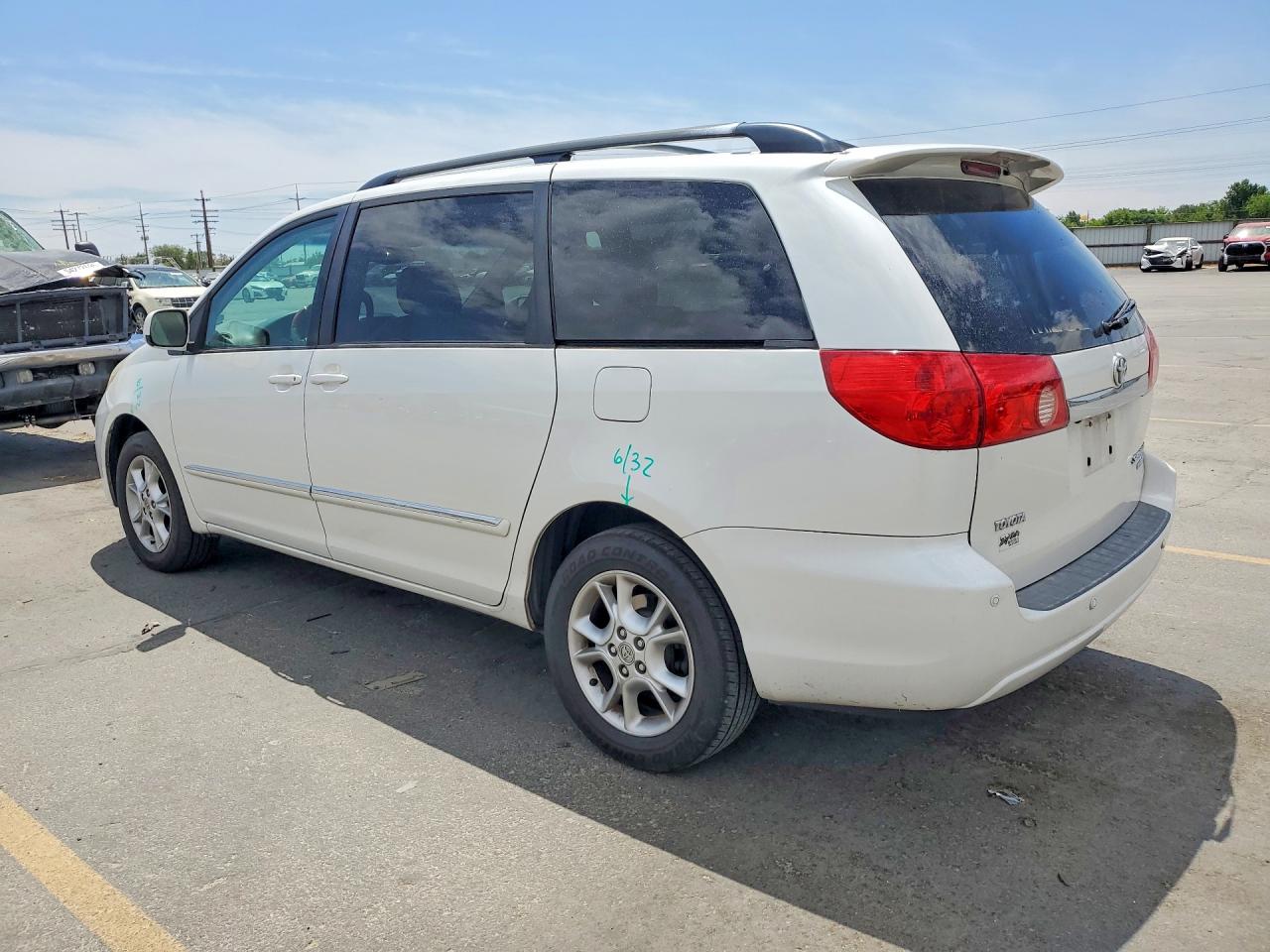 2006 Toyota Sienna Xle Limited 7 Passenger White vin: 5TDBA22C06S054784