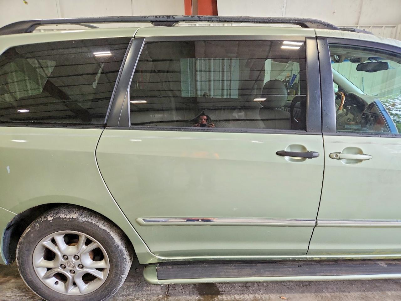 2006 Toyota Sienna Xle Limited 7 Passenger Gold vin: 5TDBA22C06S066532