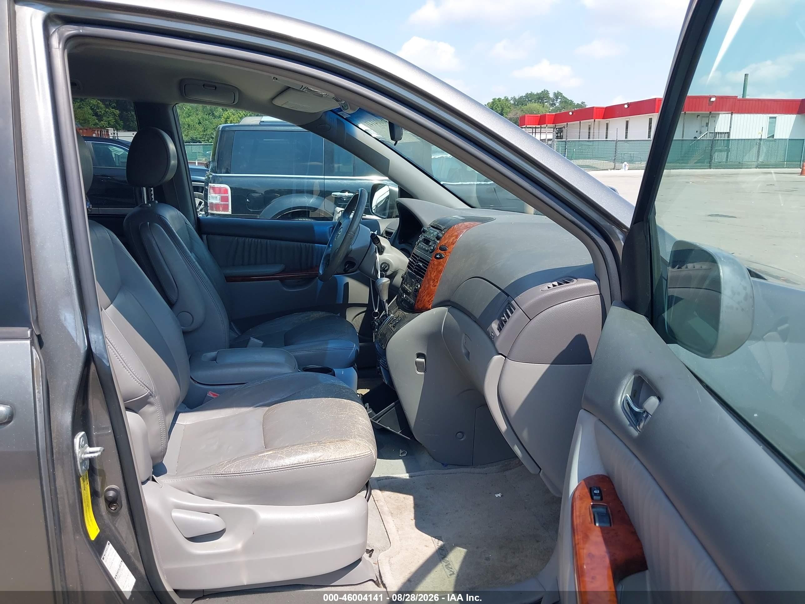 2004 Toyota Sienna Xle Brown vin: 5TDBA22C14S004005