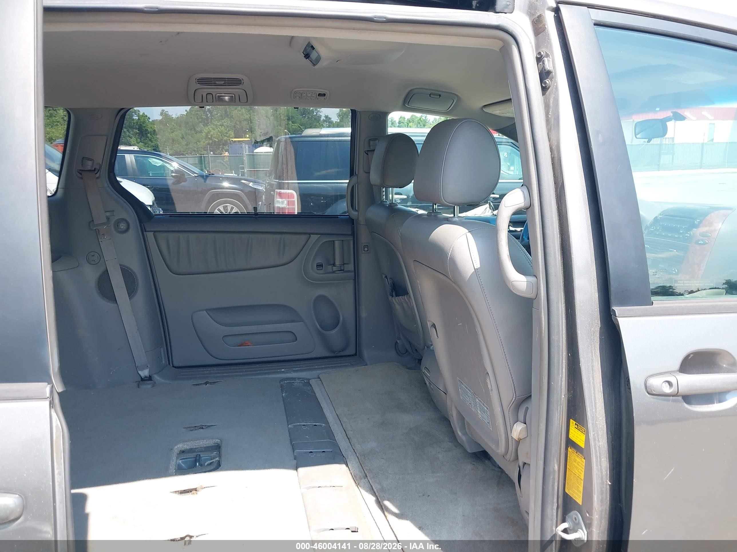 2004 Toyota Sienna Xle Brown vin: 5TDBA22C14S004005