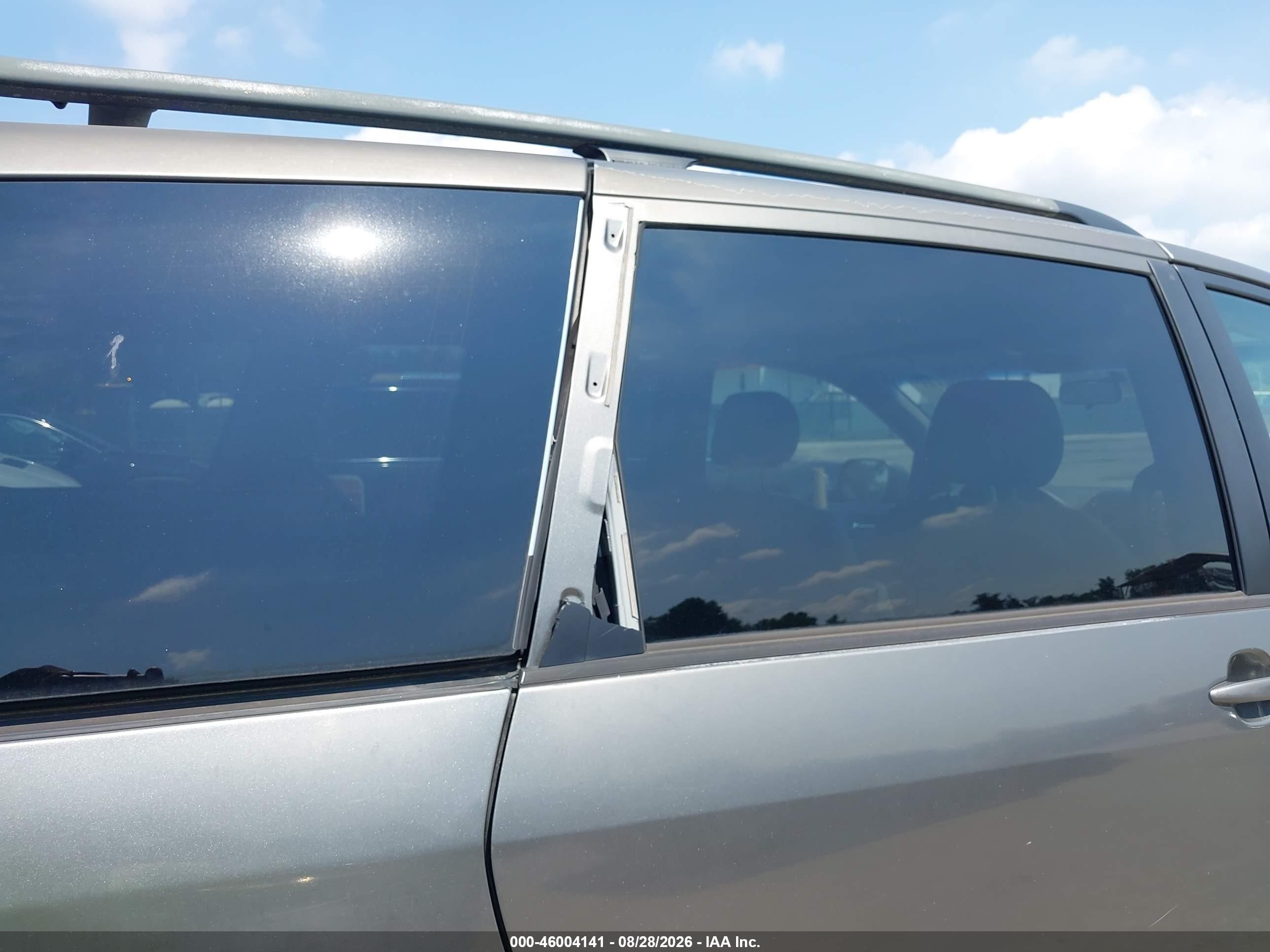2004 Toyota Sienna Xle Brown vin: 5TDBA22C14S004005