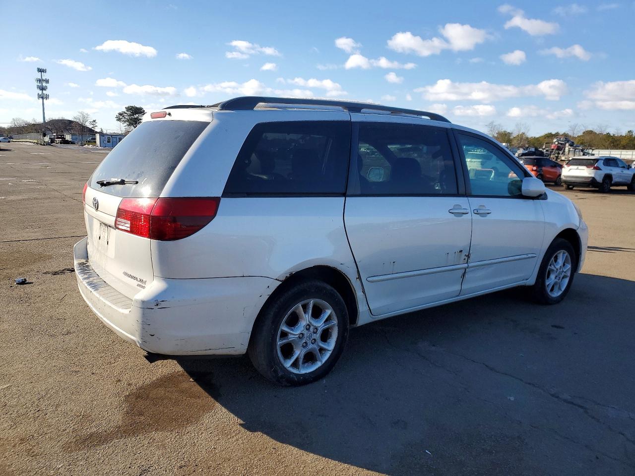 2005 Toyota Sienna Белый vin: 5TDBA22C15S053190